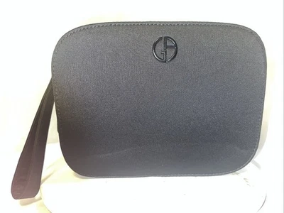 Bolsa/bolsa de maquillaje negra Giorgio Armani L 81/2 pulgadas H 6 1/2 pulgadas W3 pulgadas - nueva Foto 1 de 4