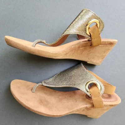 White Mountain Sandals Women’s 9M Aida Gold Glitter Faux Suede Wedge Thong Shoe - Image 1 of 4