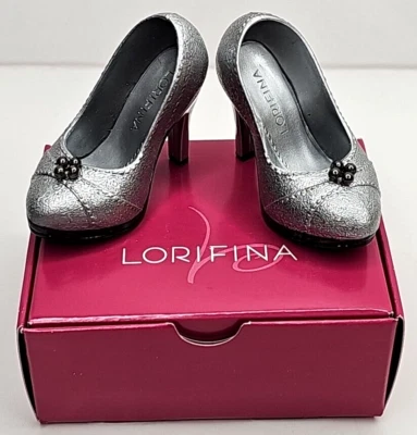 Hasbro Lorifina 2008 tacones plateados zapatos retirados nuevo de Lote Antiguo Leer Foto 1 de 4