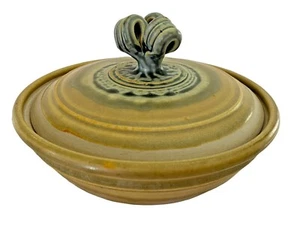 Art Pottery Bowl w/Lid Artesan Green (Earthtones) Signed Ann Riggs 8" Diameter - Picture 1 of 7