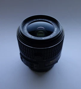 NIKON DX AF-S NIKKOR 18-55mm 1:3.5-5.6 G  VR II Objektiv F-Bajonett APS-C  AF-S - Bild 1 von 2