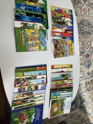 Lot of 37 Grade 2,3,4 READING STREET READERS / SOCIAL STUDIES-Science FORESMAN - Image 1 of 4