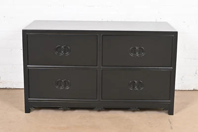 Cómoda Michael Taylor for Baker lacada negra, recién acabada Foto 1 de 4