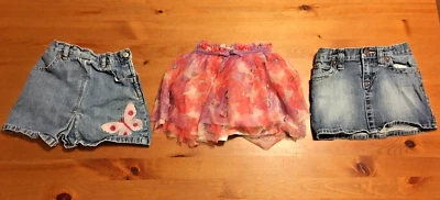Conjunto de 3 faldas de mezclilla talla 3T para niñas y volantes rosas Baby Gap Cherokee Old Navy Foto 1 de 4