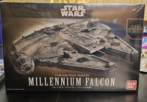 BANDAI 1/144 MILLENNIUM FALCON Il Risveglio della Forza Plastica Model Kit STAR WARS NUOVO - Foto 1 di 3