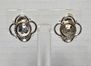 Damen-Clip-on-Ohrring Blumenform silberfarben & goldfarben gehämmert gewölbt in der Mitte - Bild 1 von 8