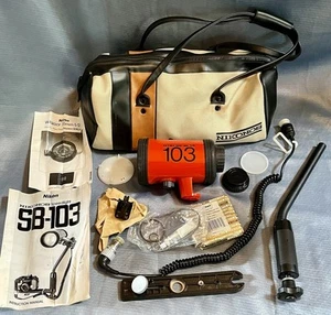 Nikonos Speedlight SB-103 Underwater Strobe Flash Japan Set w Case Missing Joint - Picture 1 of 4