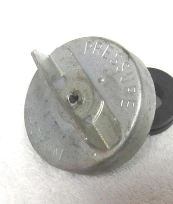 70-71-72-CARGADOR-SATALLITE-CORONET-AMC-CHALLENGER DODGE PLYMOUTH CUDA-TAPA GAS Foto 1 de 3