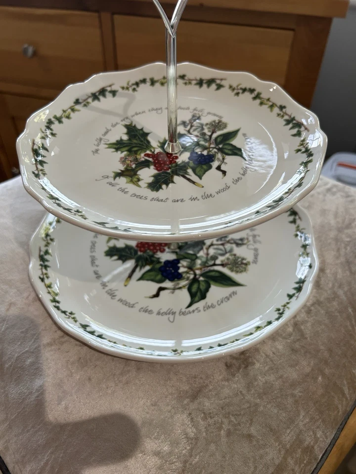 Botanic Xmas Garden  Dog Rose and Honeysuckle & the Ivy 2x2 Cake Stands - Image 1 of 4