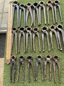 20 X VINTAGE H/ DUTY PINCERS 9, 8 & 6 INCHES IN LENGTH - Picture 1 of 4