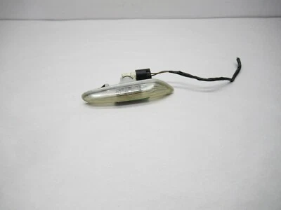 BMW 328I 2007-2013 guardabarros delantero derecho montado luz de giro A048089 OEM Foto 1 de 4