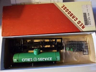 Red Caboose HO Scale Type 103W 10,000 Gallon Tank Car Kit. Cities Service  - Image 1 of 2