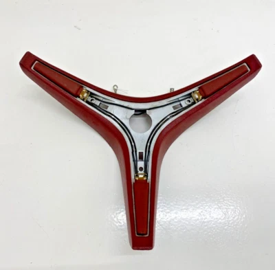 Mopar 1971-1974 Volante Bocina Almohadilla Botón Granate Interior Borde Columna Cubierta Foto 1 de 4