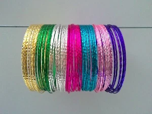 100 Indische Armreifen goldfarbig Ø6,5cm Schmuck Bollywood Bauchtanz Belly Dance - Bild 1 von 1