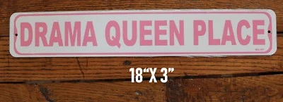 Letrero de calle de metal drama Queen Place calidad hecho a mano en EE. UU. decoración 3"x18" Foto 1 de 3