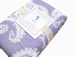 Almohada estándar acolchada Pottery Barn Kids púrpura pálido Nora cachemira farsa - Imagen 1 de 4