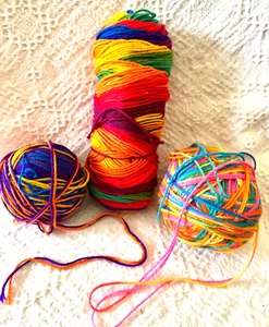 Misc Colorful Variegated Yarn Yellow Orange Green Blue Red ETC - Bild 1 von 4