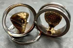 PAAR Gold Cobra Schraube passt Tunnel Ohrstöpsel Messgeräte Stecker Körper Schmuck - Bild 1 von 7