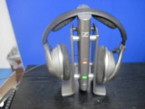 Sennheiser TR 180 HDR 180 Ohr-und Kopfpolster + Netzteil WIRD BEARBEITET - Picture 1 of 1