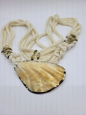 Cinturón de cuerda vintage con hebilla SeaShell grande adornada en oro sirena Foto 1 de 4