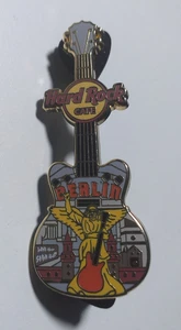 HARD ROCK CAFE BERLIN - PIN Button - top Zustand  , 061125-33 - Bild 1 von 2