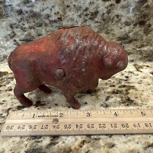 Original antiker Büffelbison aus Gusseisen rot lackiert 4 Zoll Stillbank - Bild 1 von 8