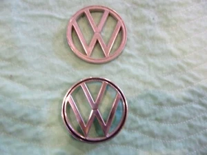 TWO VINTAGE 113853601 VW VOLKSWAGEN ROUND METAL INSIGNIA MICROBUS NOSE EMBLEM - Picture 1 of 5