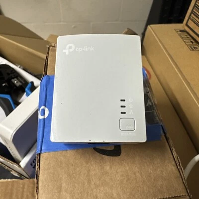 Adaptador de red TP-Link Nano Powerline TL-PA4010 AV600 cable Ethernet Foto 1 de 3