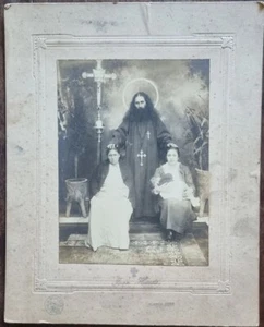 Rare argentinian medicine man Juan Huesis healing two woman looks like Rasputin - Picture 1 of 4