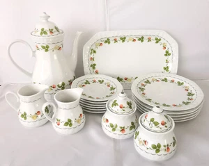 Kaffeeservice Zubehör Winterling Röslau Bavaria,Erdbeeren Muster, 17 Teile - Bild 1 von 4
