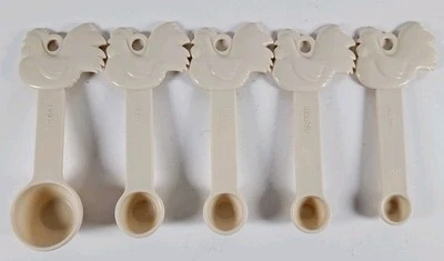 Paula Deen Nesting Chicken Rooster 5 pc Measuring Spoons Almond Vintage Country - Image 1 of 4