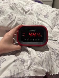 Extra Loud Alarm Clock for Heavy Sleepers Large LED Display 6 Wake Options - Picture 1 of 7