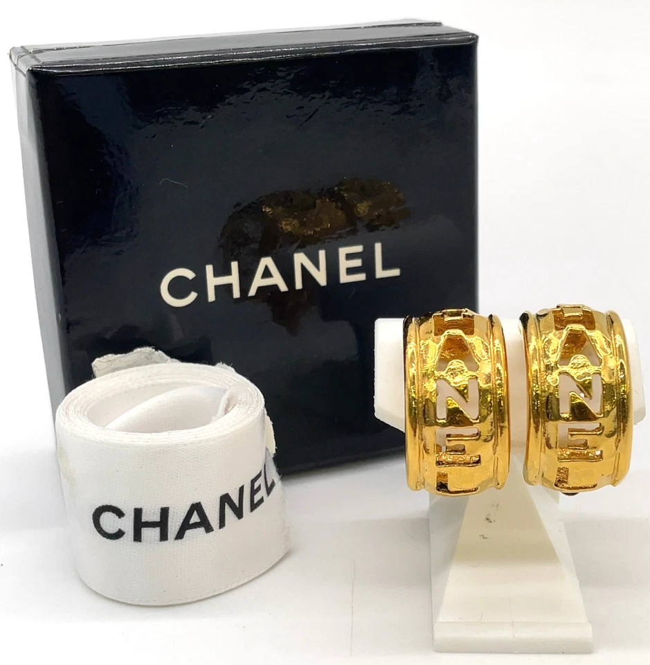 Authentischer Chanel Vintage Half-Hoop Katanuki Logo graviert mit Box SK030289 - Bild 1 von 4