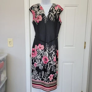 Abito donna New York & Company elasticizzato nero floreale lunghezza ginocchio cintura scollo V - Foto 1 di 9