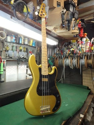 Bajo Eléctrico Cort De Colección 4 Cuerdas Fiesta Dorado Acabado Raro 1980 Estuche Rígido Foto 1 de 4