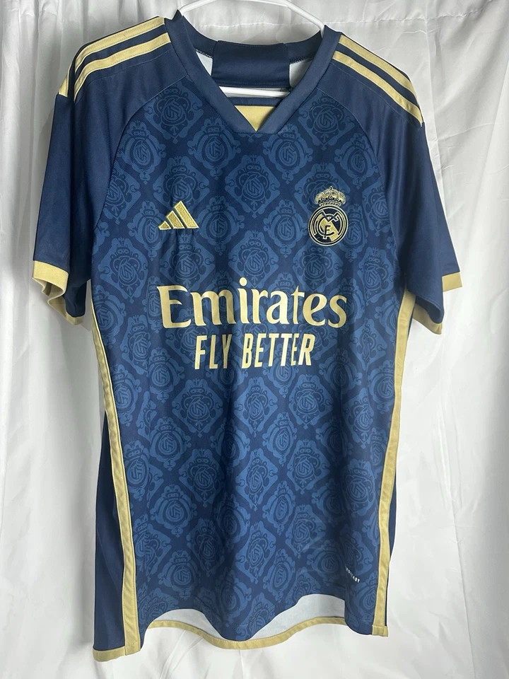 Camiseta Oficial Adidas Real Madrid 23 24 Visitante Auténtica Azul y Dorado Foto 1 de 2