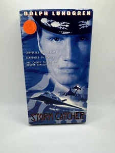 Storm Catcher VHS 1999 Action Thriller Dolph Lundgren Mystro Clark Free Shipping - Imagen 1 de 3