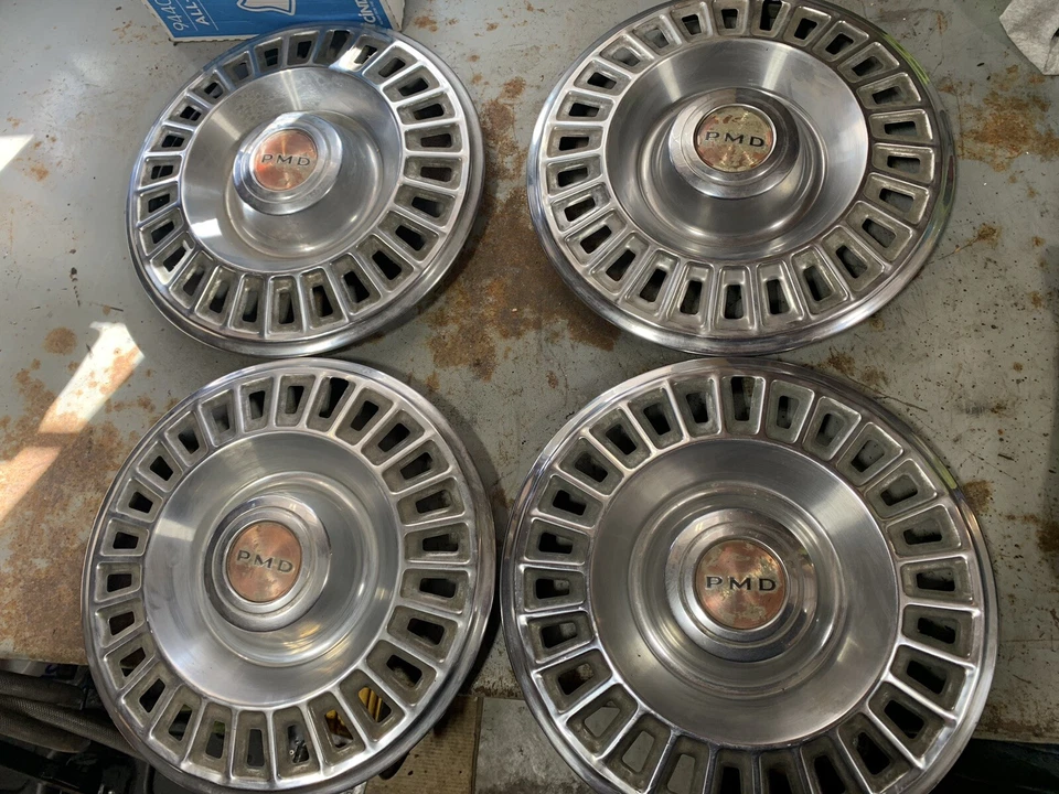 Tapacubos Pontiac Firebird Foto 1 de 1