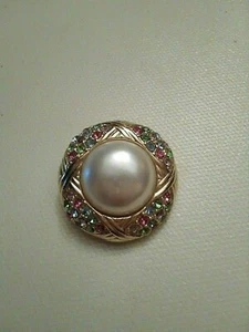 VINTAGE CLIP GOLDTONE BUTTON EARRINGS W/ FAUX MABE PEARL & PINK GREEN RHINESTONE - Picture 1 of 2