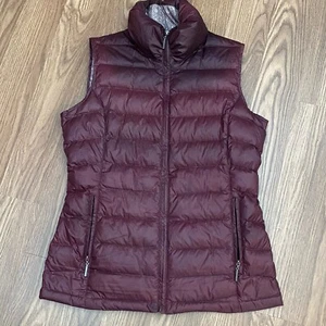 Waterproof Vest Womens Size S Down Feathers Puffer Quilted Full Zip Burgundy - Picture 1 of 11