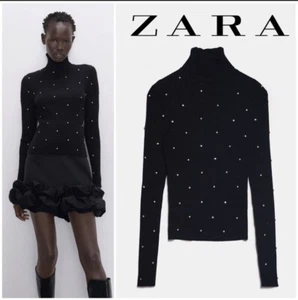 Suéter de cuello alto ZARA diseños de joyas pequeño - Imagen 1 de 3