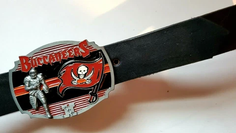 TAMPA BAY BUCCANEER  BELT BUCKLE & Genuine  Leather Black Belt & standard Buckle Cover