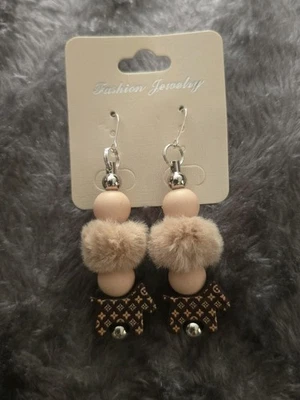 Pendientes de cuentas hechos a mano en forma de perro - marrón y tostado - (3 pulgadas de largo) estampado de lujo  Foto 1 de 4