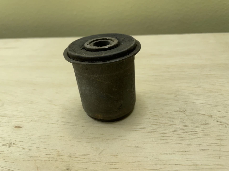 Оригинальная втулка рычага управления GM 1964-1969 Chevelle 1967-69 Camaro 1964-1965 Buick - Изображение 1 из 4