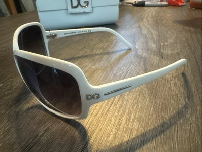 Gafas de sol Dolce & Gabbana DG6016 508/8G marco blanco de gran tamaño envolventes alrededor de Italia Foto 1 de 4