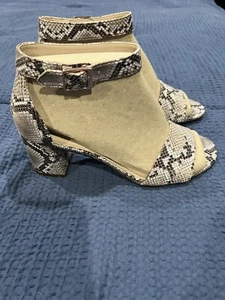 Women’s Size 9 Block Heel Sandles Snake Print By Clark - Picture 1 of 8