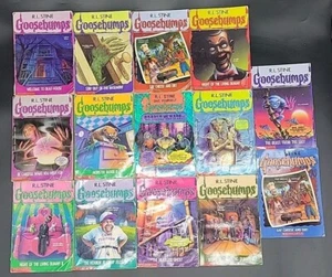 Vtg 90s Goosebumps R.L. Stein First Printing Paperback Books Lot Of 13 - Foto 1 di 17