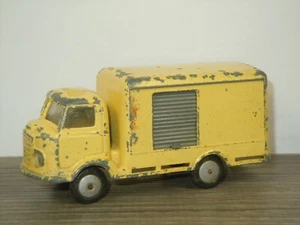 Karrier Bantam Lucozade Van - Corgi Toys 411 England *45635 - Imagen 1 de 5