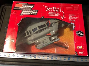 VINTAGE STARSHIP TROOPERS TAC FIGHTER - Picture 1 of 4