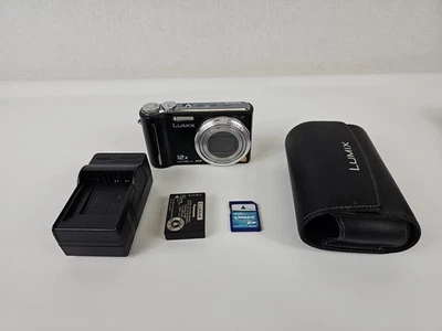 *LEER* Cámara digital Panasonic Lumix DMC-ZS3 negra tiene estuche cargador tarjeta SD Foto 1 de 4